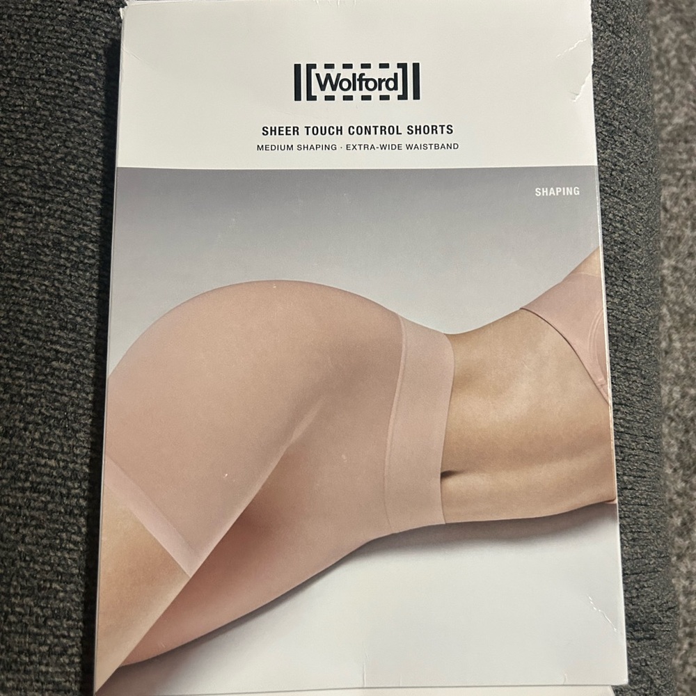 Sheer touch control shorts WOLFORD